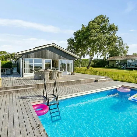 With View And Pool On South Funen * Fåborg