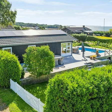 With View And Pool On South Funen * Fåborg