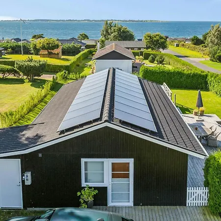 With View And Pool On South Funen Fåborg